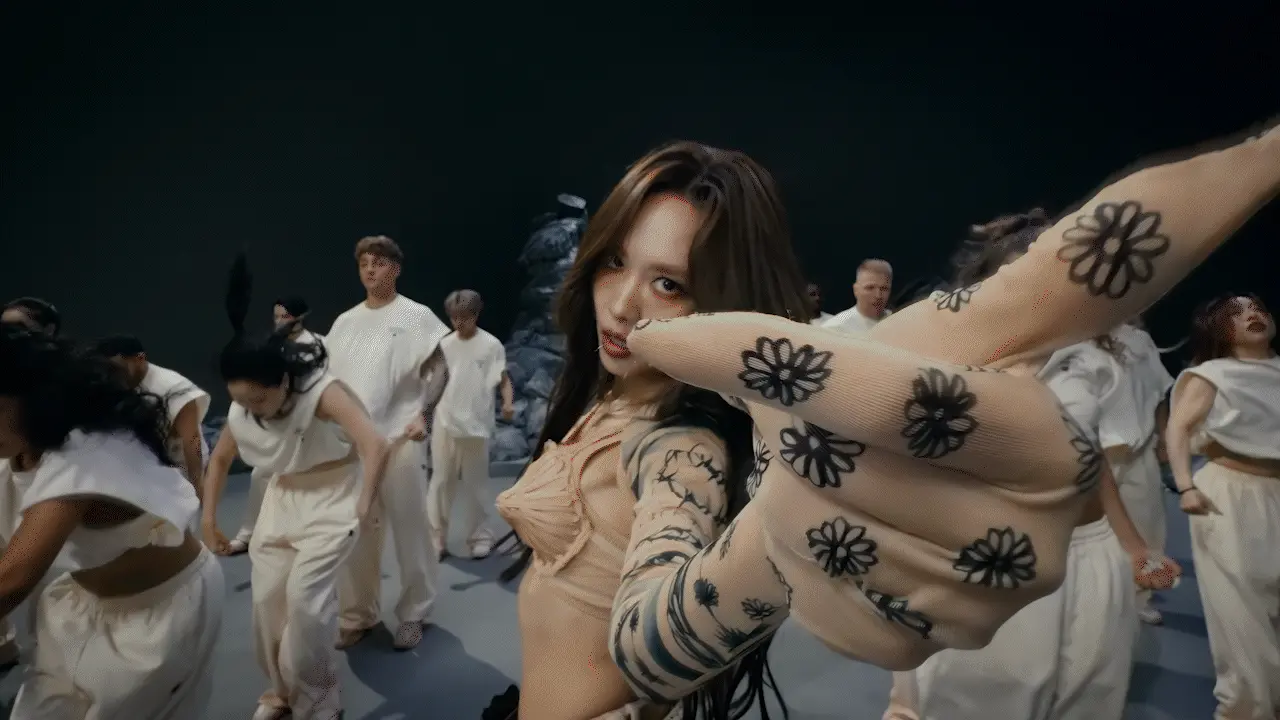 Apple | Wang Feifei 《Runaway》